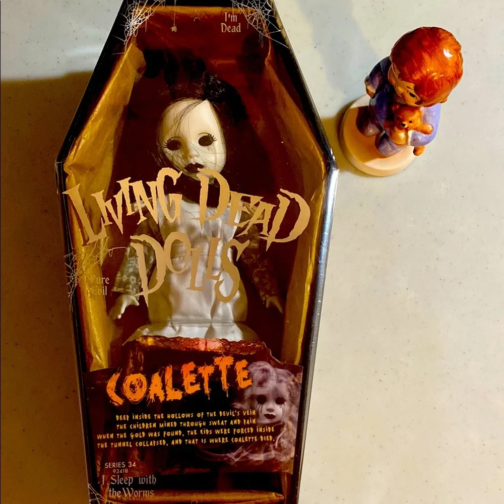 Living Dead Dolls Series 34 Coalette